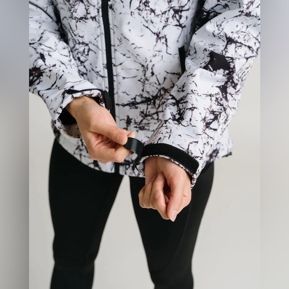 Zyia Mount Elbrus Squall Jacket - Picture 7 of 9